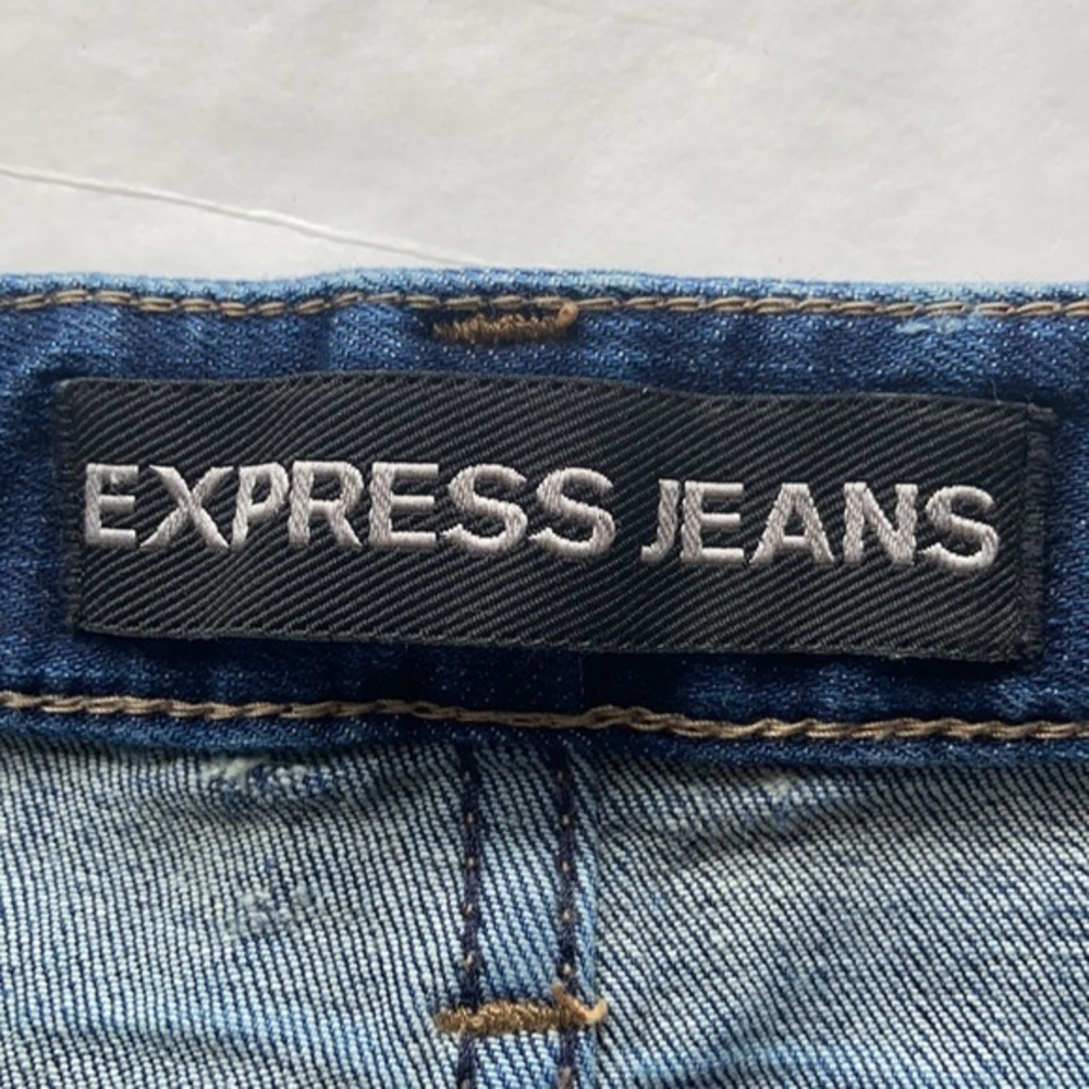 Express Jeans Distressed Short - Picture 3 of 8